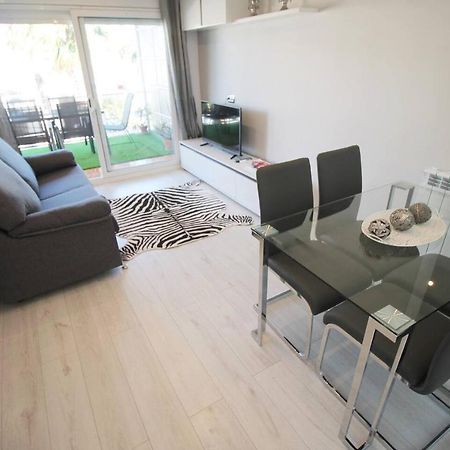 Family Deluxe Apartment Beach Castelldefels Exterior photo